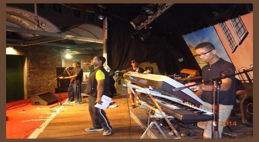 Comando Roots Reggae Show